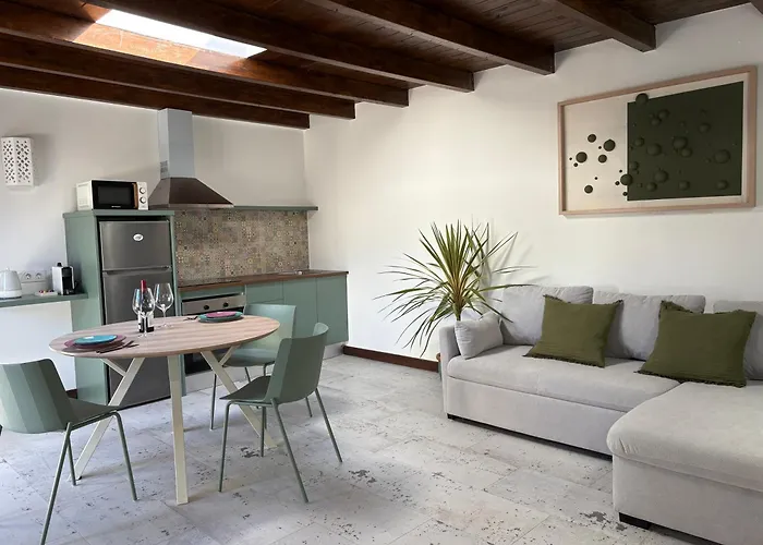 Blanco - Privada Con Terraza Soleada * تياس