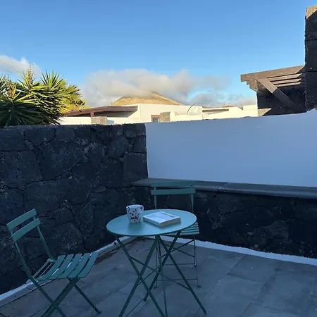 Villa Blanco Privada Con Patio Soleado Y Bbq Ideal Escapada Romantica En Lanzarote Tías