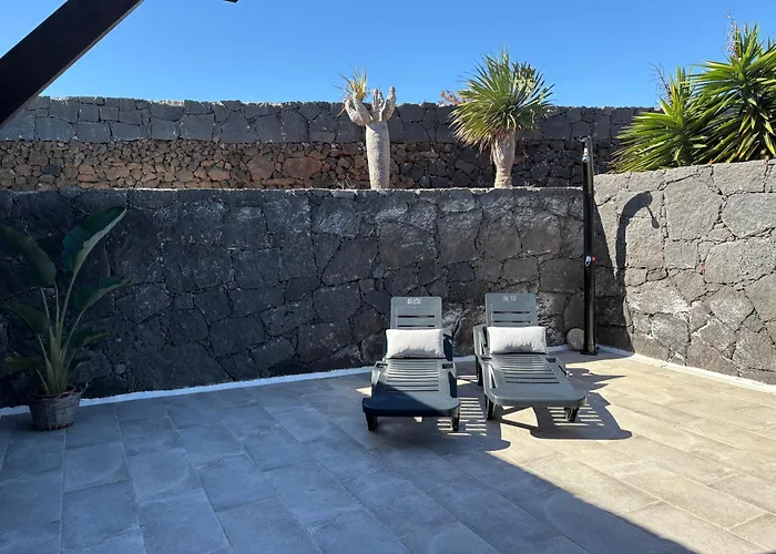 Blanco - Privada Con Terraza Soleada